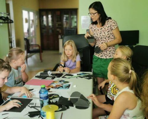 „Halo Mamo, halo Tato w bibliotece spędzam lato” – wakacyjne zajęcia w Oddziale dziecięcym przy ul. Towarowej.
