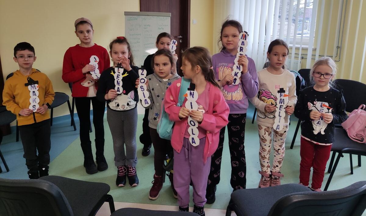 You are currently viewing „Zimowa biblioteka” – Ferie w bibliotece – Oddział dziecięcy Filii nr 1