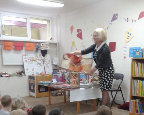 PRZEDSZKOLAKI W BIBLIOTECE 1 – „Lokomotywą przez wiersze”