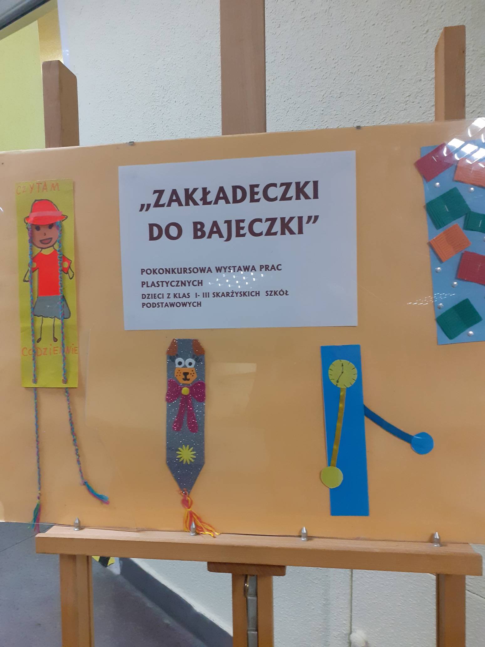 You are currently viewing „Zakładeczki do bajeczki” – wystawa