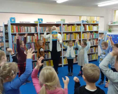 „Skrzaty w bibliotece” – Czytamy dzieciom