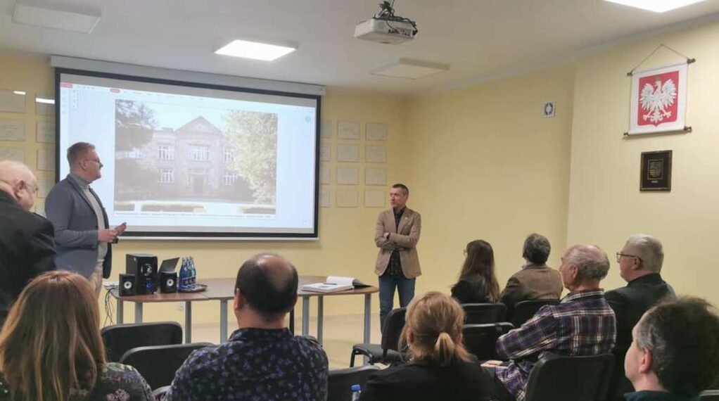 You are currently viewing Ustawka architektoniczna – panel dyskusyjny