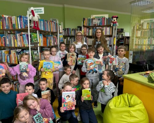 Skrzaty w bibliotece