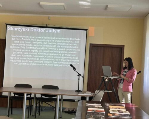 „Losy ludności żydowskiej w Skarżysku – Kamiennej” – lekcja historii w bibliotece