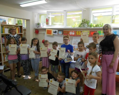 Czytaj, zbieraj uśmiechy – zabawa z książką (konkurs)