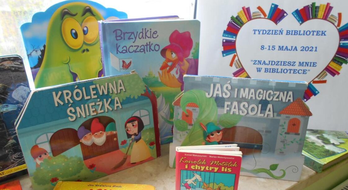 wystawa książek polecanych na tydzień bibliotek