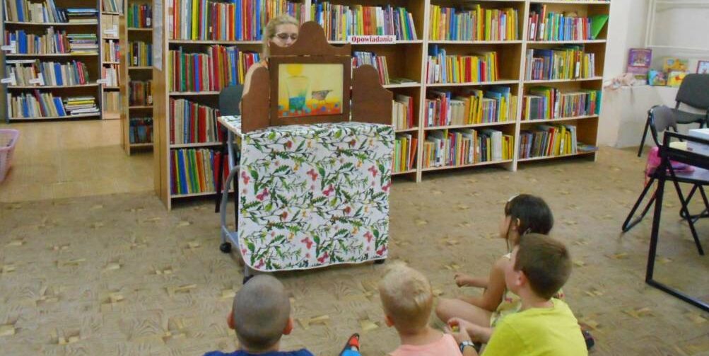 You are currently viewing „Letnia czytelnia: Czas na teatrzyk” – wakacje w bibliotece