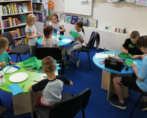 „Halo Mamo, halo Tato w bibliotece spędzam lato” – wakacyjne zajęcia w Oddziale dziecięcym przy ul. Sezamkowej.