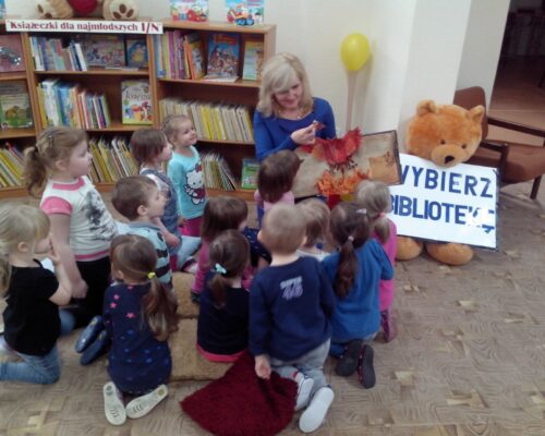 Tydzień Bibliotek:  poranek z bajką