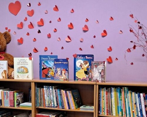 „…miłość to wspólne czytanie bajek…” –  Walentynki w Filii nr 2.