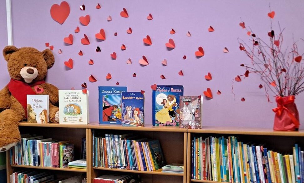 You are currently viewing „…miłość to wspólne czytanie bajek…” –  Walentynki w Filii nr 2.