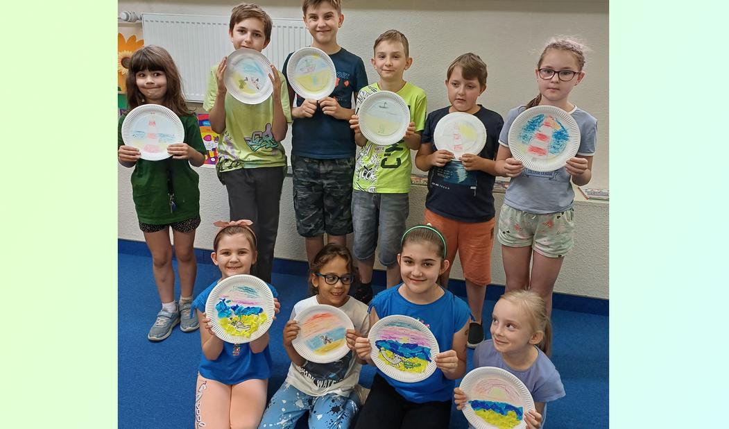 You are currently viewing „Halo Mamo, halo Tato w bibliotece spędzam lato” – wakacyjne zajęcia w Oddziale dziecięcym przy ul. Sezamkowej.