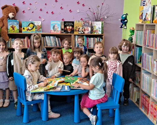 Przedszkolaki w bibliotece