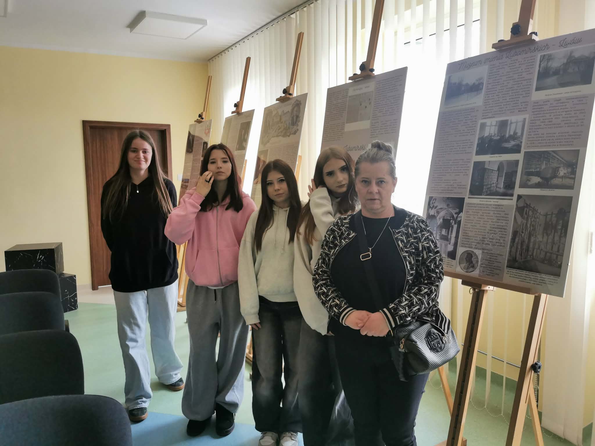 You are currently viewing Zajęcia edukacyjne dla młodzieży