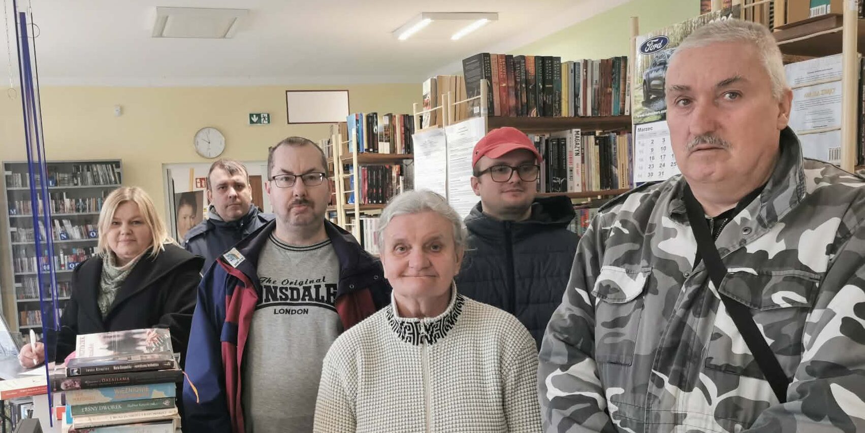 You are currently viewing Wizyta w bibliotece podopiecznych z Warsztatów Terapii Zajęciowej