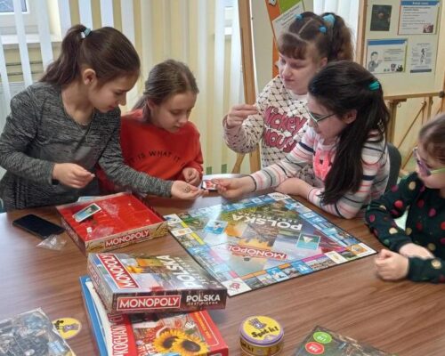 Zimowe zabawy z bibliotecznej szuflady.